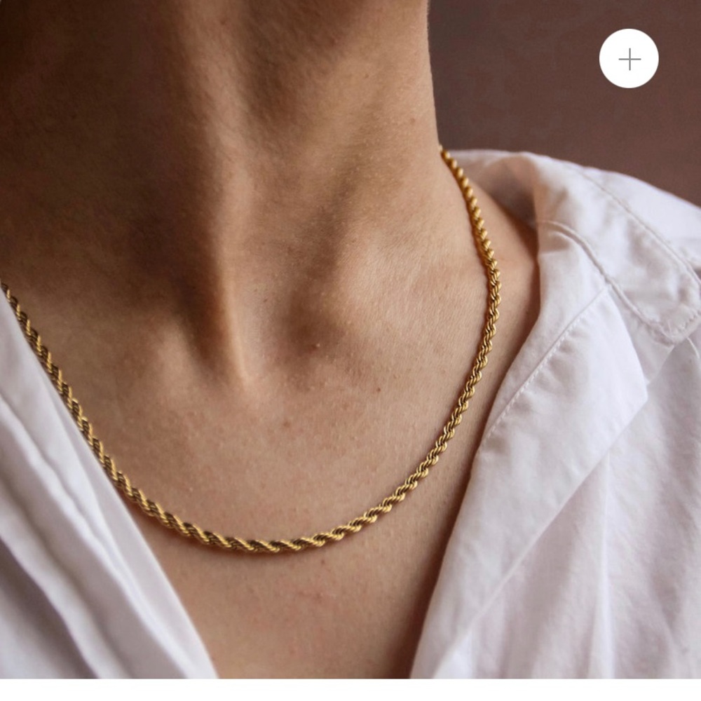 Rope chain and ruffle ring set